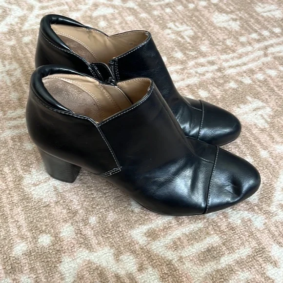 👠 Boss babe Naturalizer Booties - Picture 2 of 6